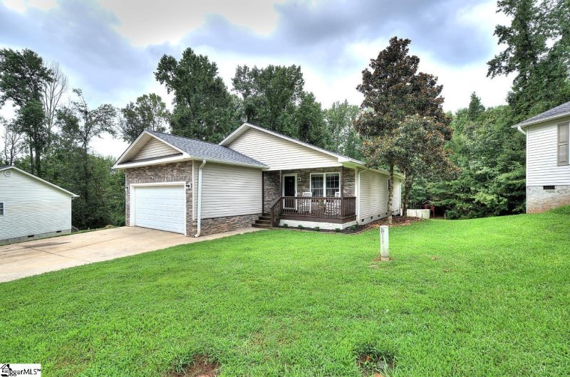 Property image 2 at 517 Signal Hill Lane, Inman, SC 29349