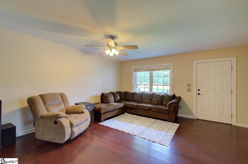 Property image 5 at 517 Signal Hill Lane, Inman, SC 29349