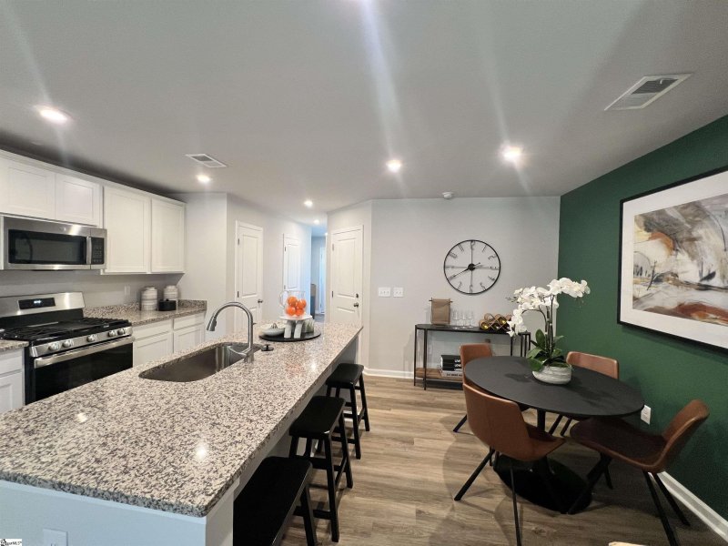 Property image 3 of 1249 Forestbrook Lane in Westbriar Woods, Spartanburg, SC 29303