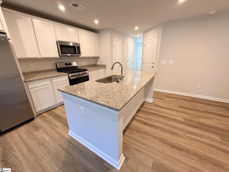 Property image 2 of 1256 Forestbrook Lane in Westbriar Woods, Spartanburg, SC 29303