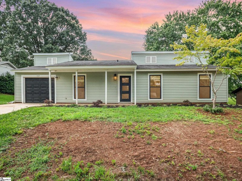 Property image 2 at 105 Gower Road, Spartanburg, SC 29303