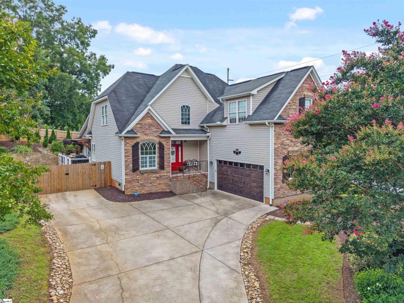 Squires Creek, Simpsonville Community