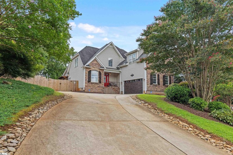 Property image 2 of 317 Squires Creek Road in Squires Creek, Simpsonville, SC 29681