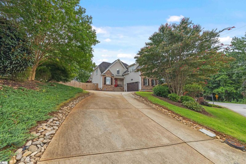 Property image 3 of 317 Squires Creek Road in Squires Creek, Simpsonville, SC 29681