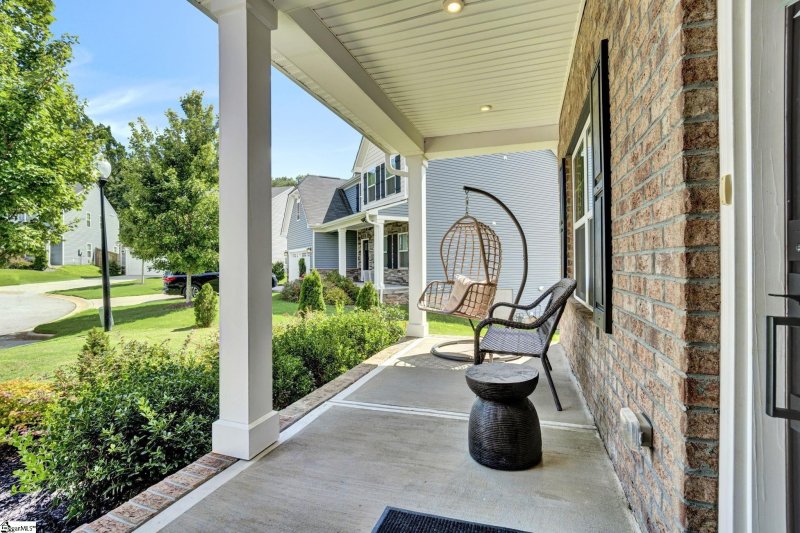 Property image 2 of 1694 Burtonwood Drive in Westgrove Village, Moore, SC 29369