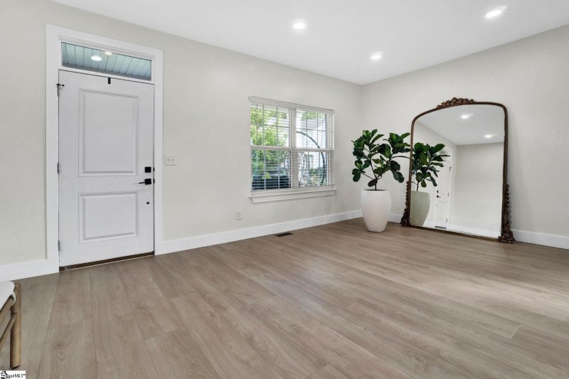 Property image 3 of 1694 Burtonwood Drive in Westgrove Village, Moore, SC 29369