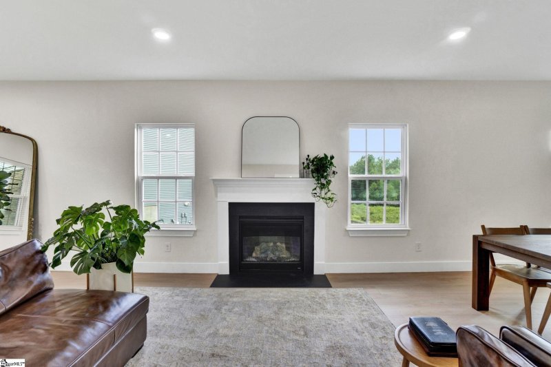 Property image 4 of 1694 Burtonwood Drive in Westgrove Village, Moore, SC 29369