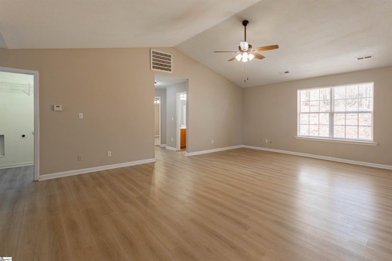 Property image 3 of 151 Stockbridge Drive in James Creek, Spartanburg, SC 29301