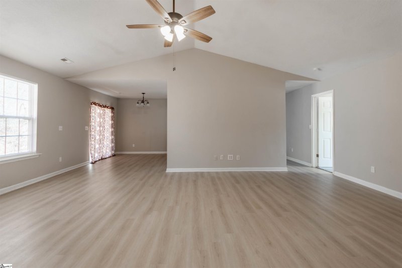 Property image 4 of 151 Stockbridge Drive in James Creek, Spartanburg, SC 29301