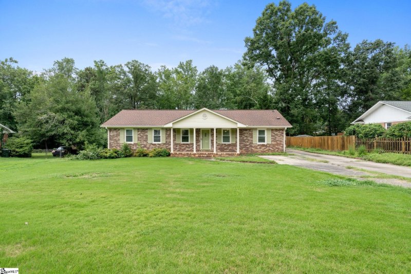 Property image 3 at 314 Heathwood Drive, Taylors, SC 29687