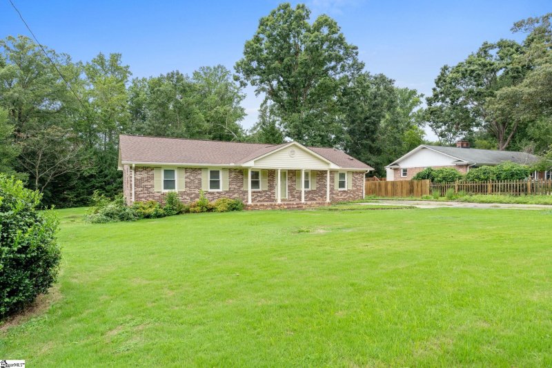 Property image 4 at 314 Heathwood Drive, Taylors, SC 29687