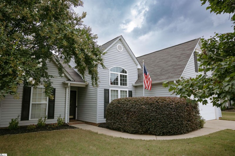 Property image 3 at 107 Longwood Lane, Easley, SC 29642