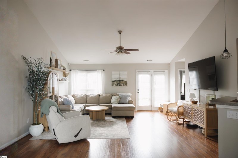 Property image 5 at 107 Longwood Lane, Easley, SC 29642