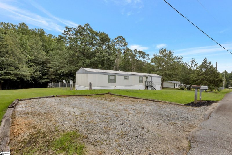 Long Creek, Easley Community