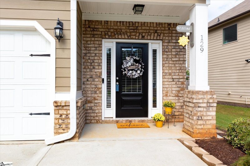 Property image 5 of 129 Deer Drive in Three Bridges, Powdersville, SC 29611