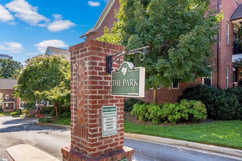 Property image 2 at 204 E Park Avenue, Greenville, SC 29601
