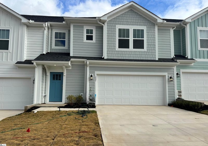 405 Crestcreek Drive