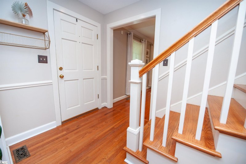 Property image 2 of 307 Lakewinds Boulevard in Lakewinds, Inman, SC 29349