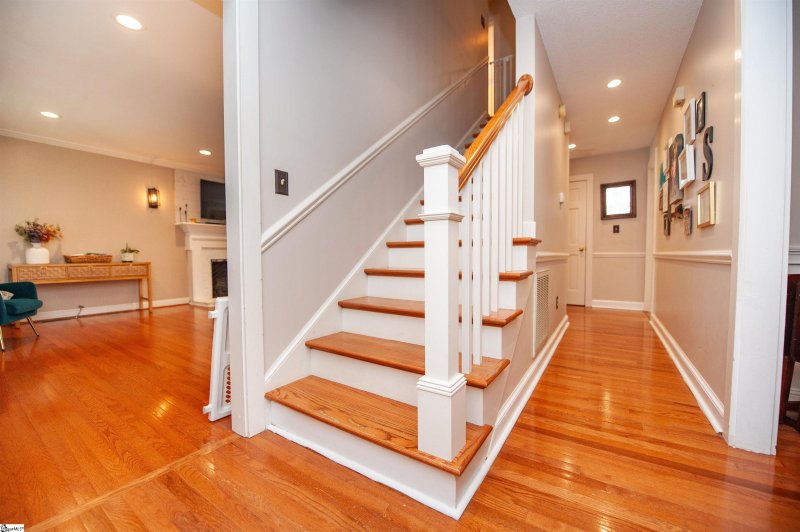 Property image 3 of 307 Lakewinds Boulevard in Lakewinds, Inman, SC 29349