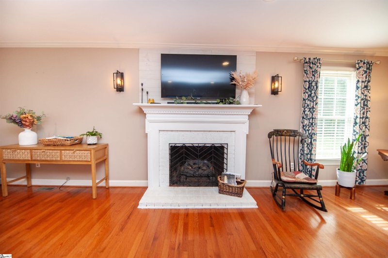 Property image 5 of 307 Lakewinds Boulevard in Lakewinds, Inman, SC 29349