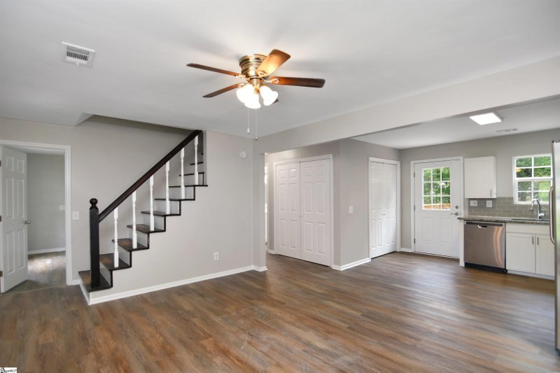 Property image 3 of 138 Ashdown Drive in Westwood, Simpsonville, SC 29680