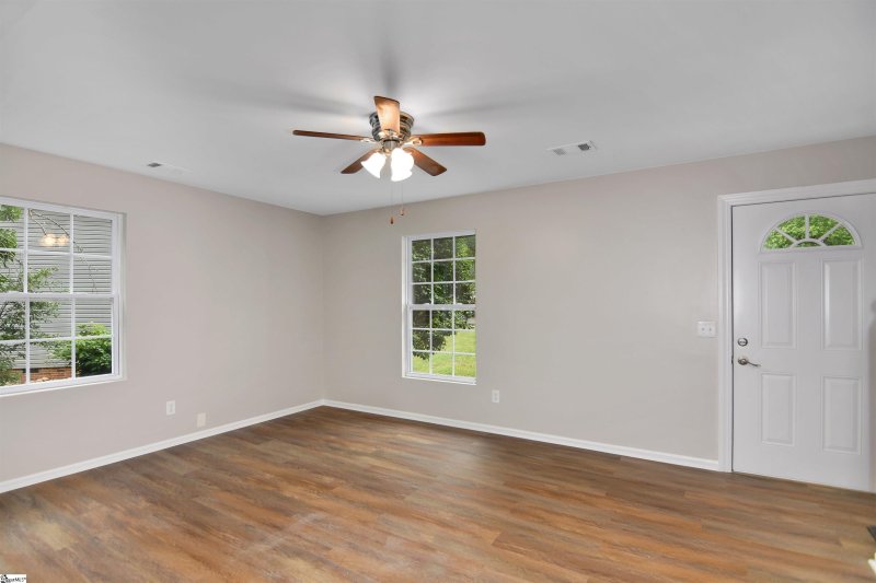 Property image 5 of 138 Ashdown Drive in Westwood, Simpsonville, SC 29680