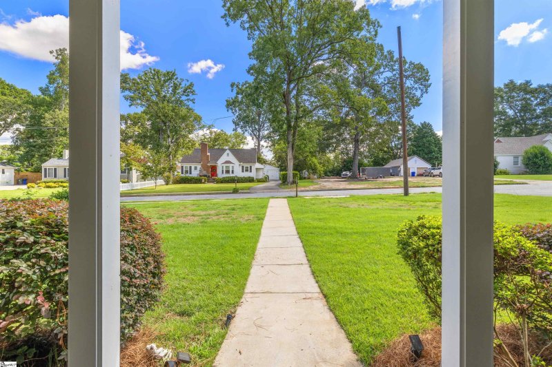 Property image 3 at 20 Claremore Avenue, Greenville, SC 29607