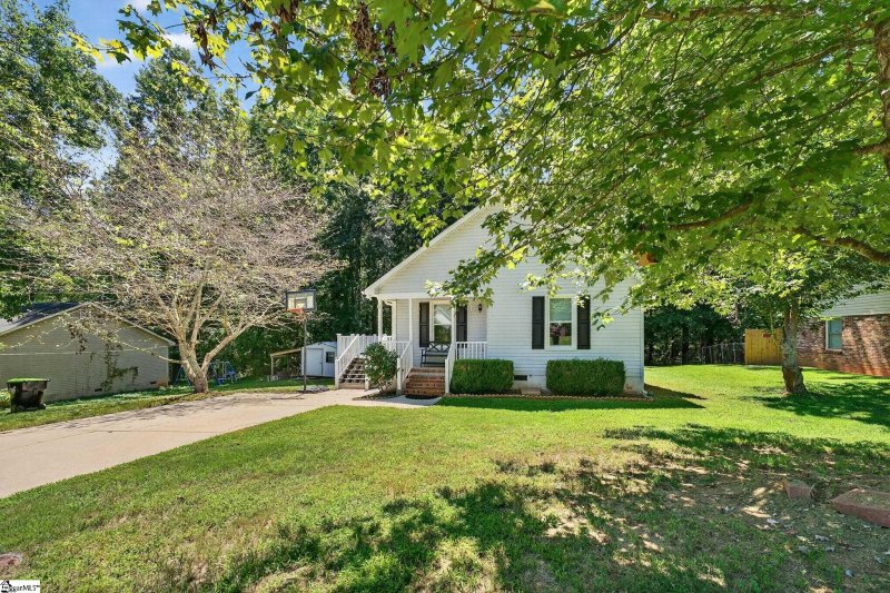 Property image 3 at 221 Cardington Avenue, Piedmont, SC 29673