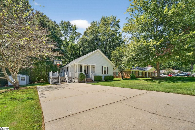 Property image 4 at 221 Cardington Avenue, Piedmont, SC 29673