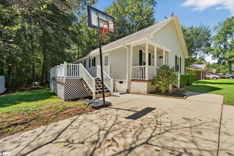 Property image 5 at 221 Cardington Avenue, Piedmont, SC 29673