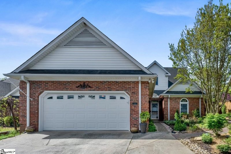 Linkside Green, Greenville Community