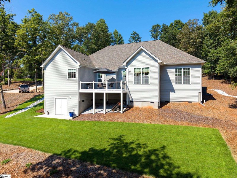 Property image 2 of 105 Winterbrook Circle in Stone Pond, Seneca, SC 29678