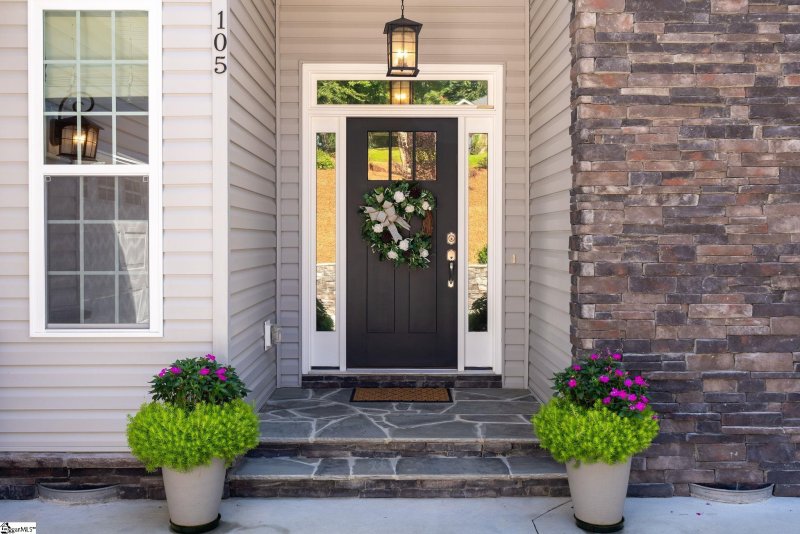 Property image 3 of 105 Winterbrook Circle in Stone Pond, Seneca, SC 29678