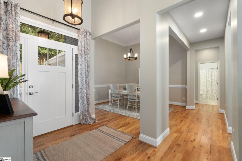 Property image 4 of 105 Winterbrook Circle in Stone Pond, Seneca, SC 29678