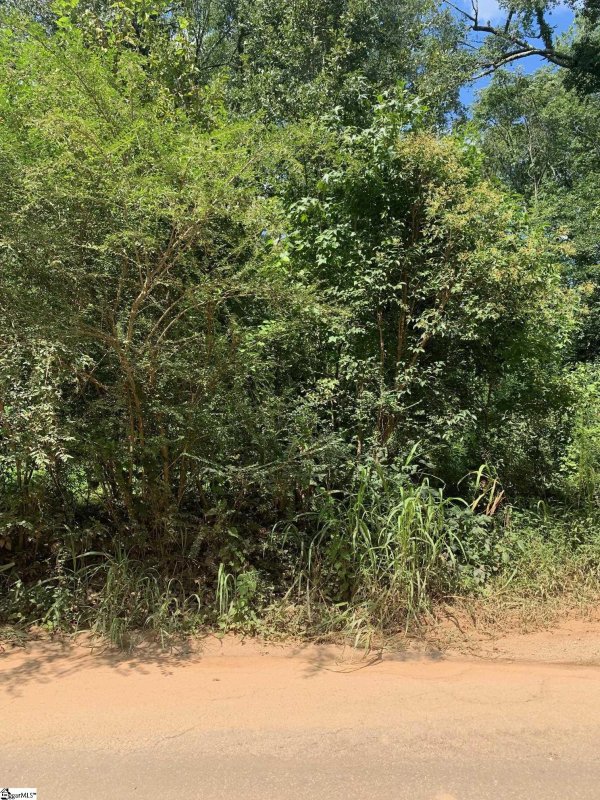 Property image 2 at 405 Lake Circle Drive, Greenville, SC 29605