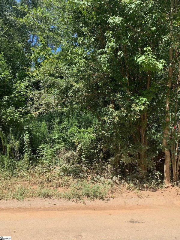 407 Lake Circle Drive