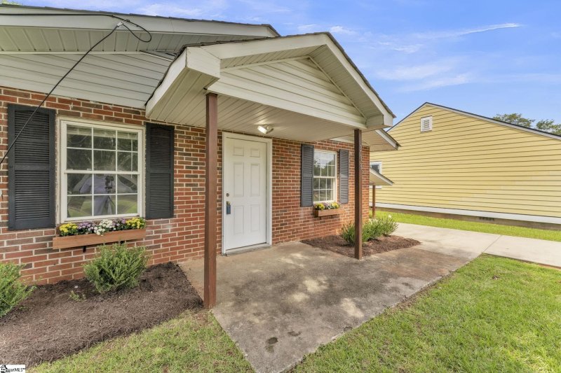 Property image 3 of 208 Parkins Mill Road in Fair Heights, Greenville, SC 29607