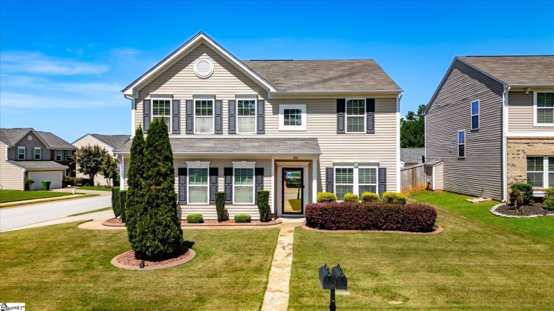 Property image 2 at 201 Shale Court, Greenville, SC 29607