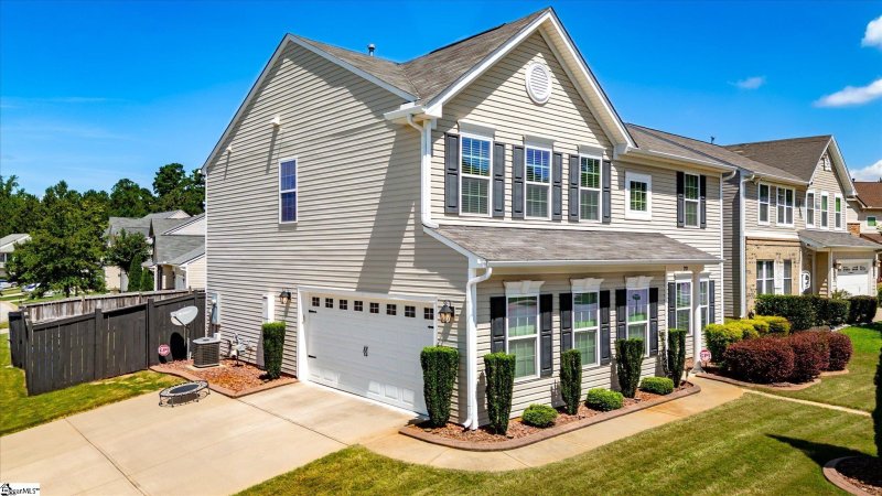 Property image 4 at 201 Shale Court, Greenville, SC 29607