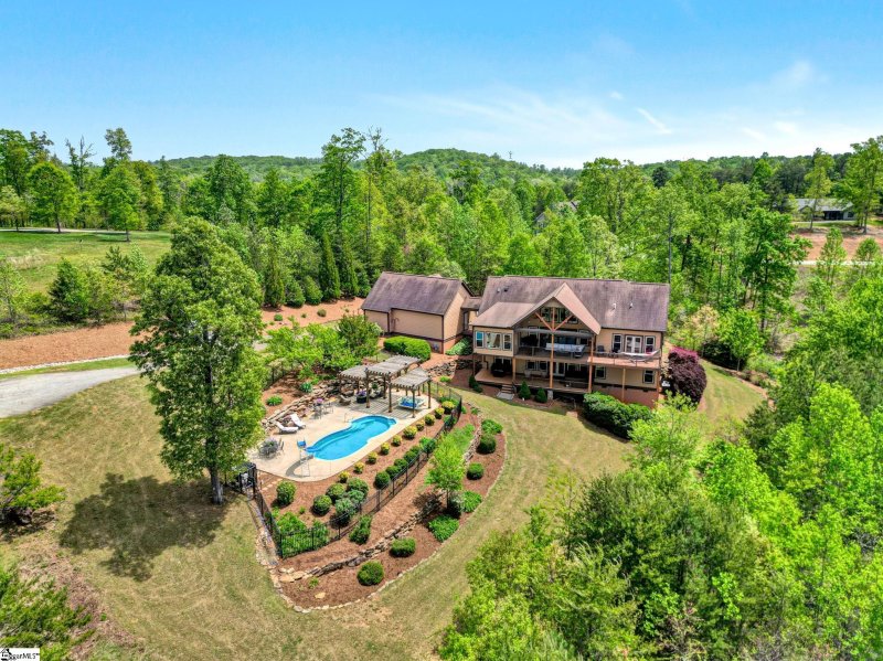 Property image 2 of 129 Eliza Lane in Natures Watch, Marietta, SC 29661