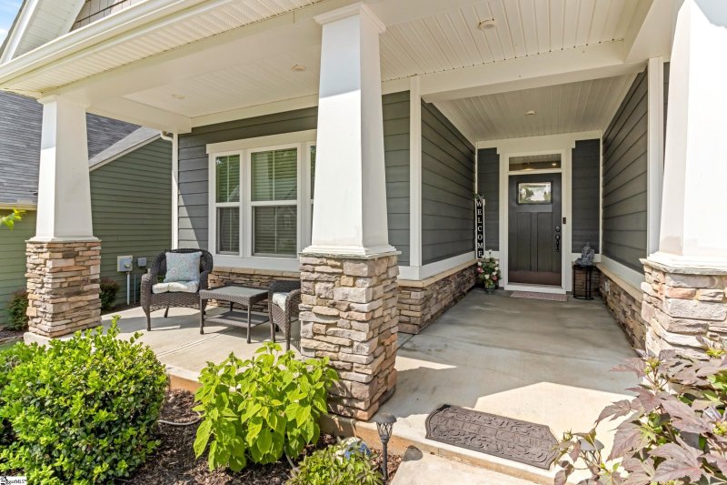 Property image 4 of 500 Briar Oaks Lane in Briar Oak, Simpsonville, SC 29681