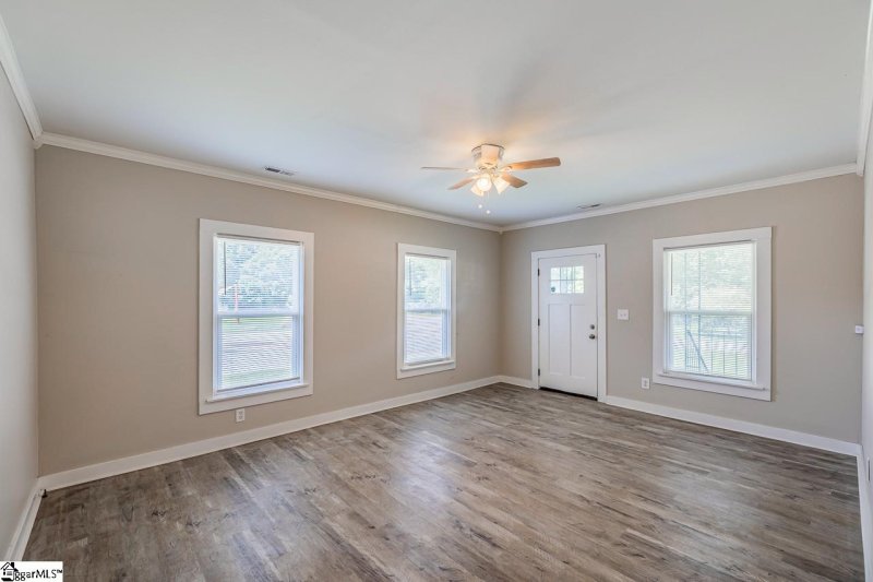 Property image 4 at 321 W College Street, Simpsonville, SC 29681