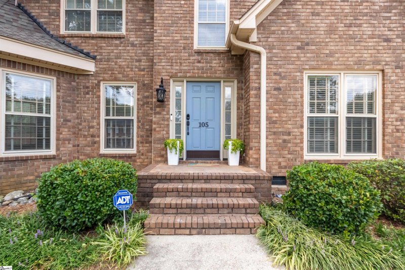Property image 2 at 105 W Silverleaf Street, Greer, SC 29650