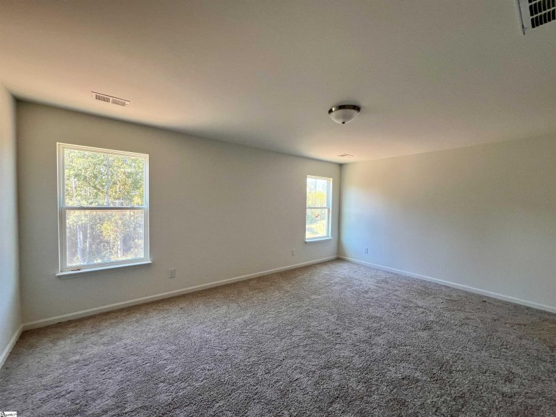 Property image 4 of 324 Metz Drive in Bellevue, Greenville, SC 29611