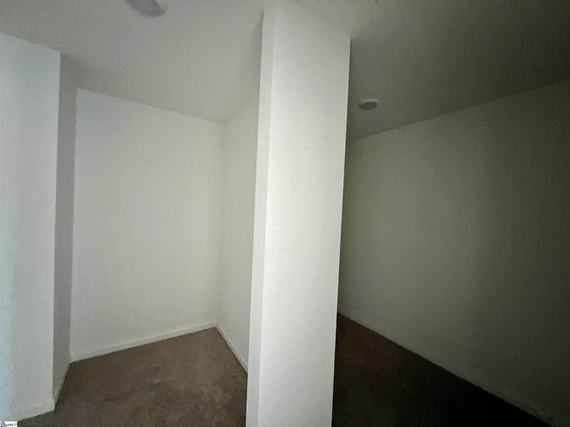 Property image 5 of 324 Metz Drive in Bellevue, Greenville, SC 29611