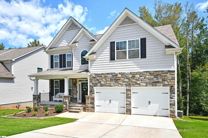 Property image 2 of 421 Wildflower Road in Meadow Ridge, Easley, SC 29642