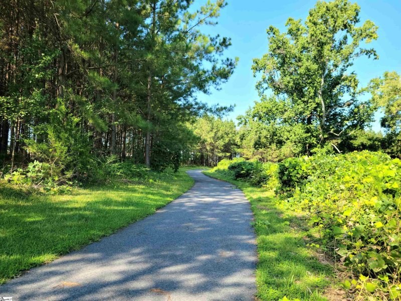 Property image 2 at 21 Pamela Drive, Greenville, SC 29611