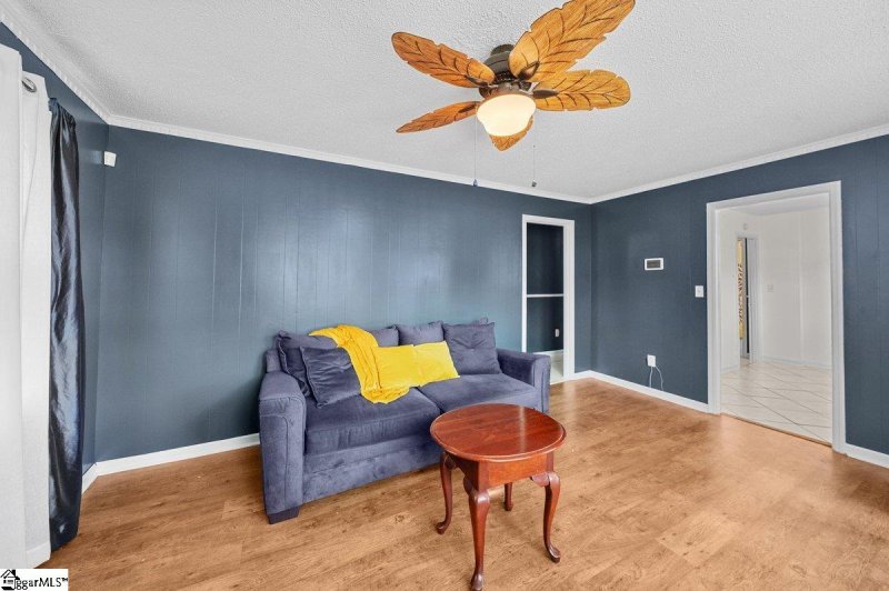 Property image 4 of 311 Scenic Drive in Serene Heights, Greer, SC 29651