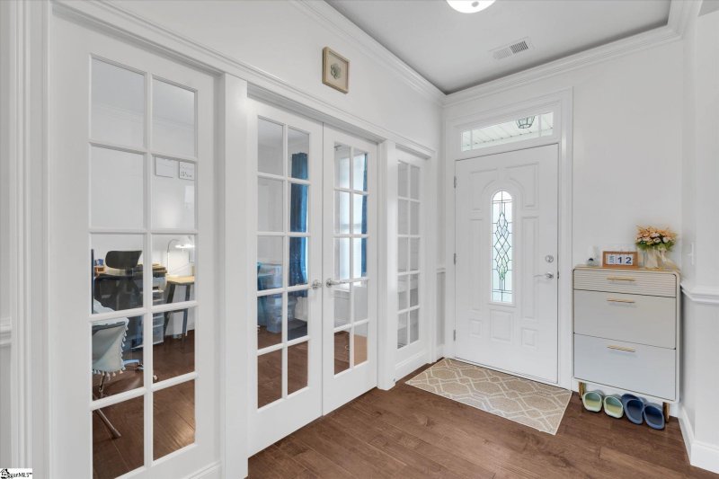 Property image 2 of 920 Hunterdale Lane in Sterling Estate, Boiling Springs, SC 29316