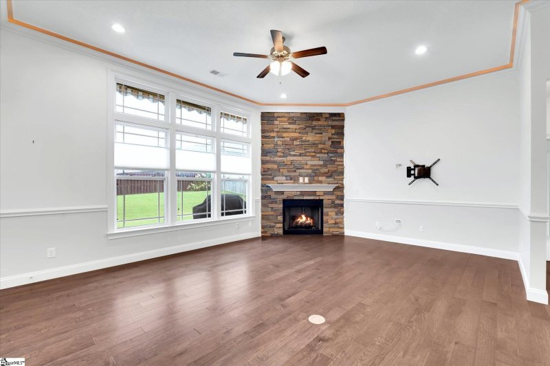 Property image 5 of 920 Hunterdale Lane in Sterling Estate, Boiling Springs, SC 29316